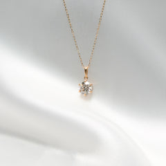 Regina 7 Necklace 1.00CT