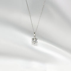 Regina 8 Necklace 1.00CT