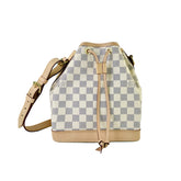 Petit Noe Microchipped