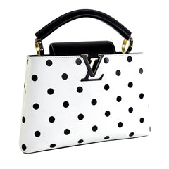 Capucines BB Microchipped