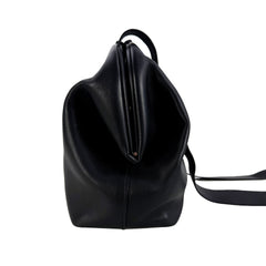 Point Triangle Clutch