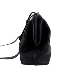 Point Triangle Clutch