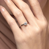 Regina13 Ring 1.04CT