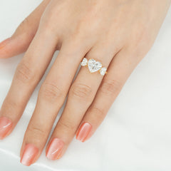 Helena 102 Ring 3.01+1.10CT