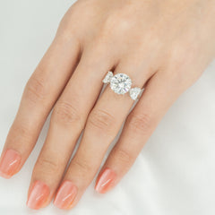 Victoria 95 Ring 5.07+1.03+1.03CT